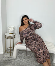 Load image into Gallery viewer, Leopard Off Shoulder Side Rouched Dress
