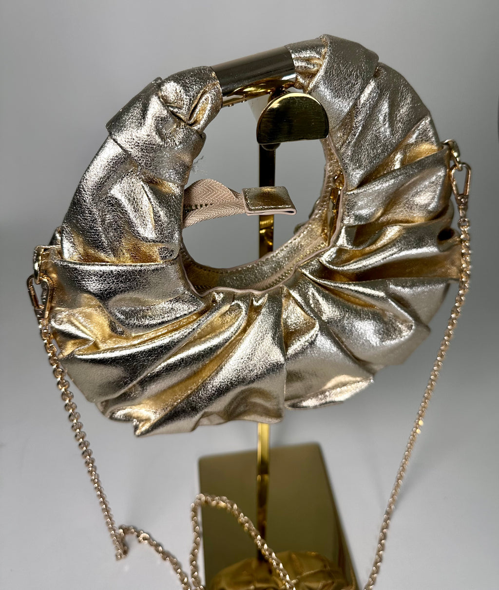 ‘Maddy’ Metallic Round Crescent Bag (2 colors)