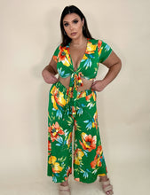 Load image into Gallery viewer, Green Floral Pants &amp; Top Set
