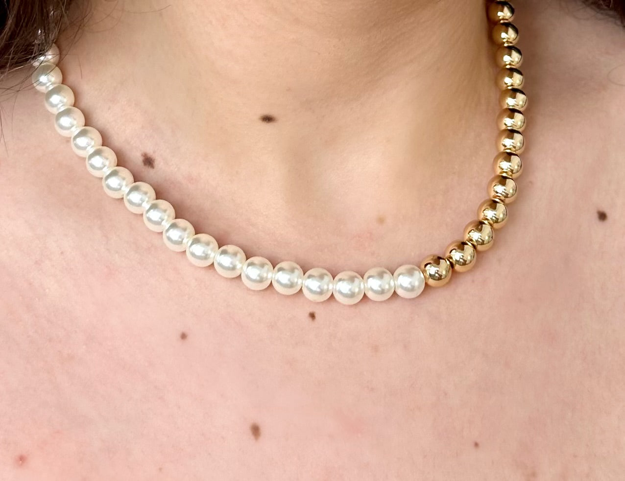 White & Gold Beaded Necklace