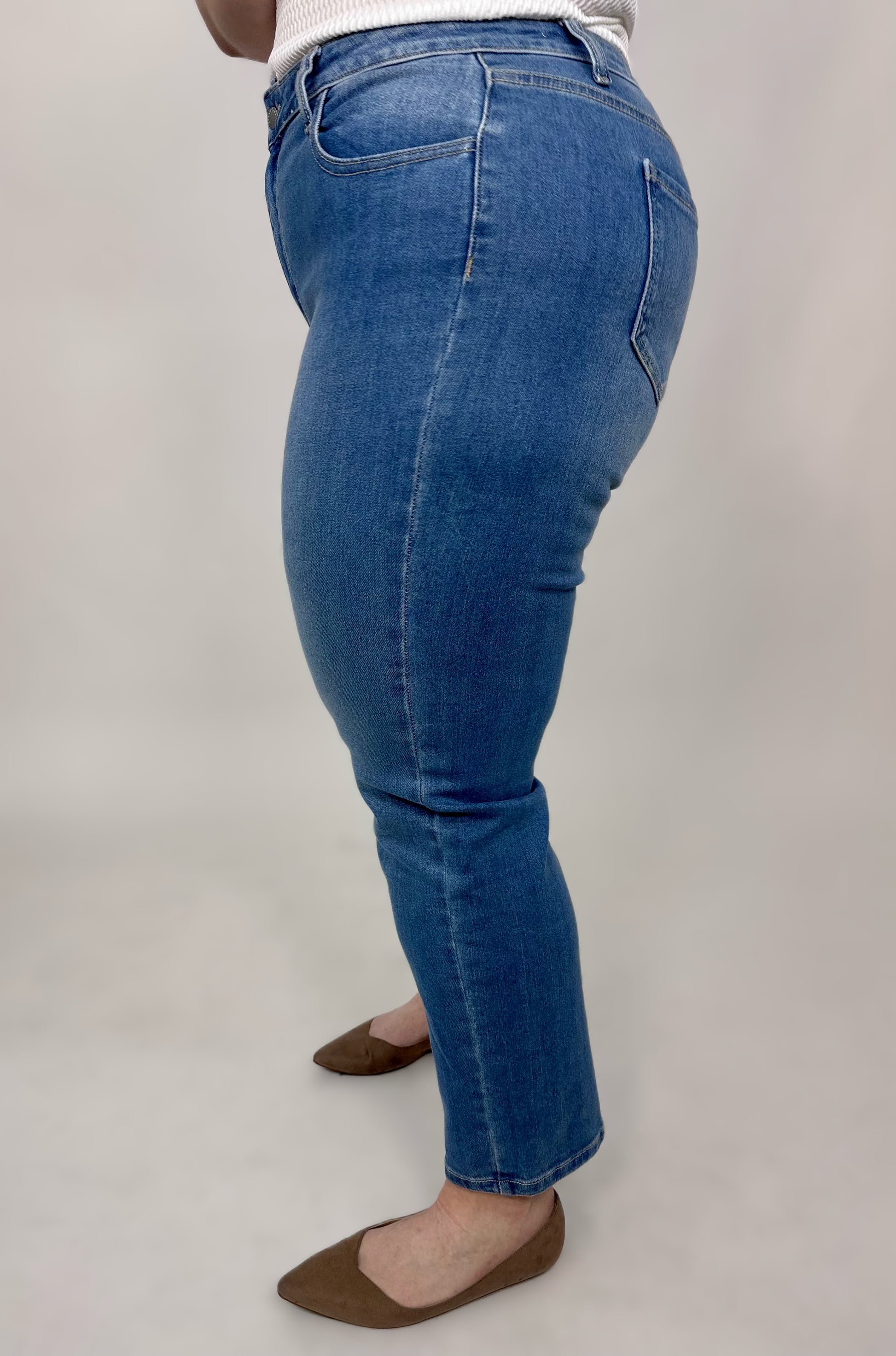 ‘Encore High Rise Straight Leg Jeans (2 colors)