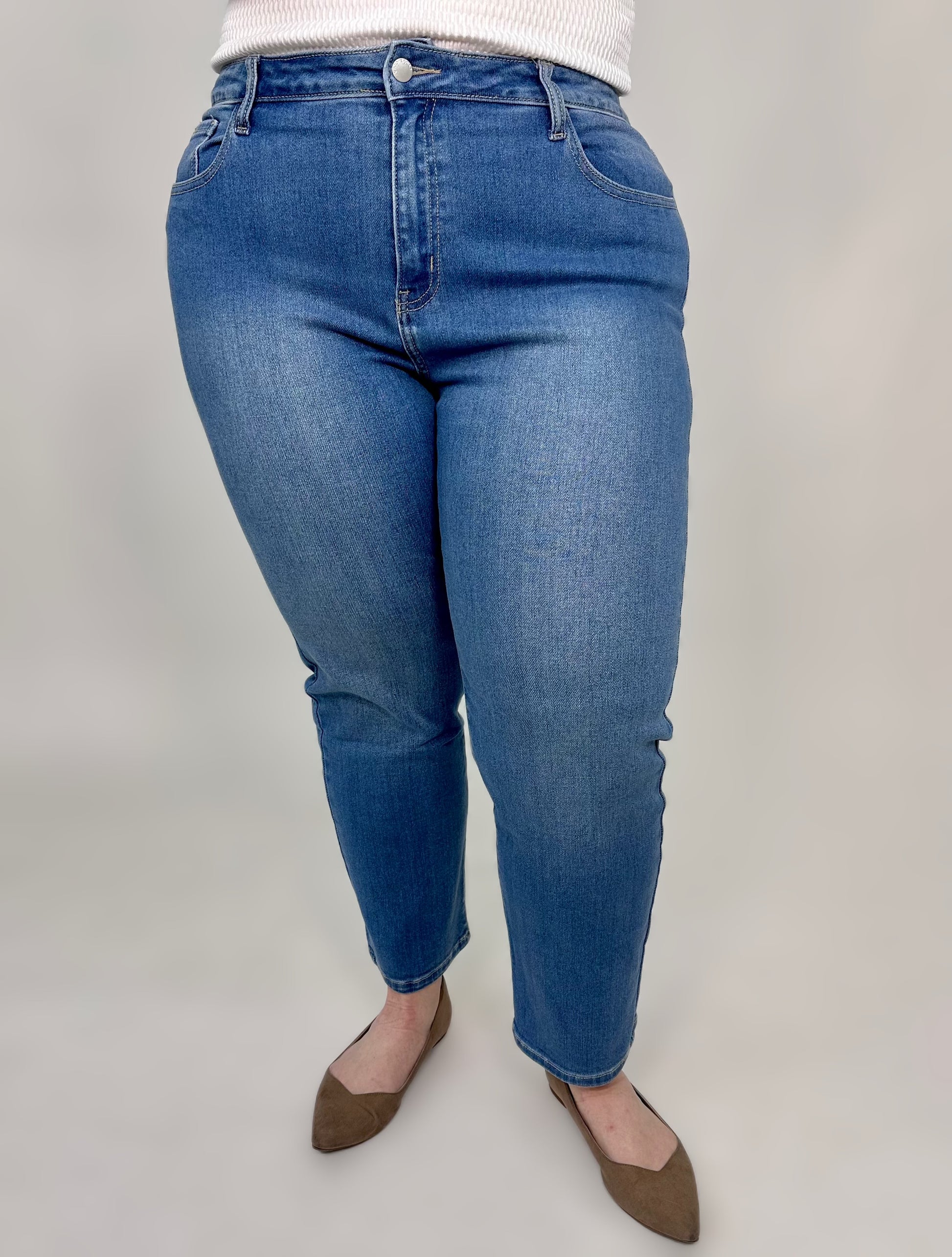 ‘Encore High Rise Straight Leg Jeans (2 colors)