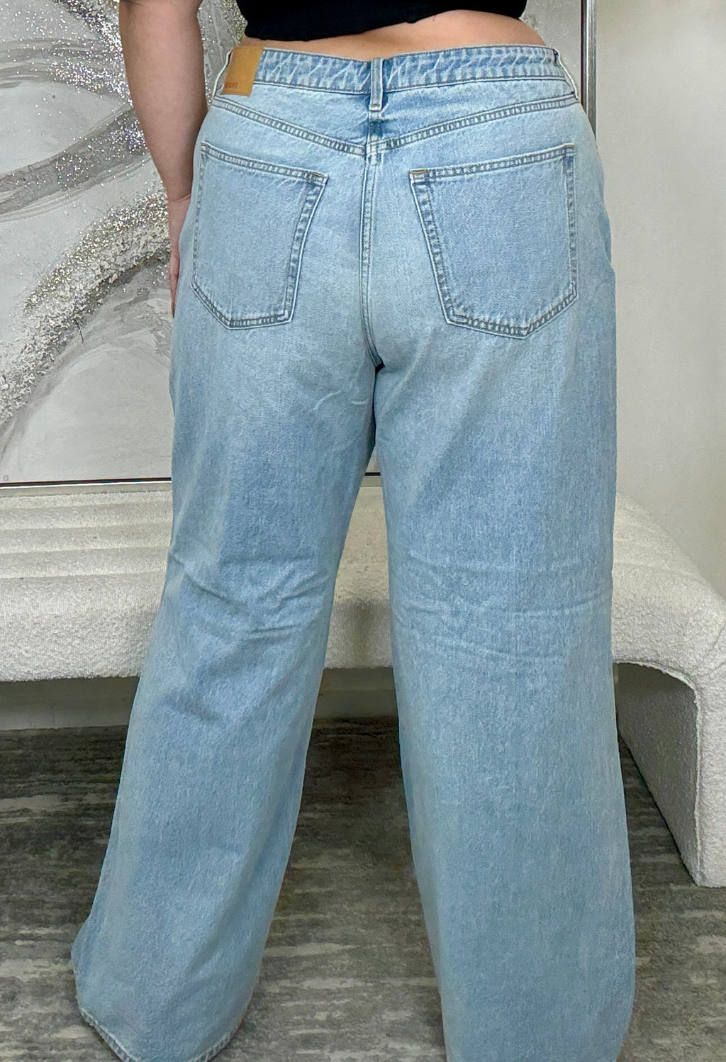 Knee Rip Baggy Jeans