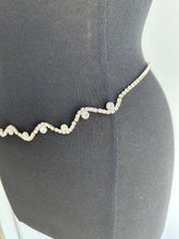 Load image into Gallery viewer, Wavy Rhinestone Chain Belt
