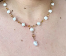 Load image into Gallery viewer, Gold Linked Pearl Necklace
