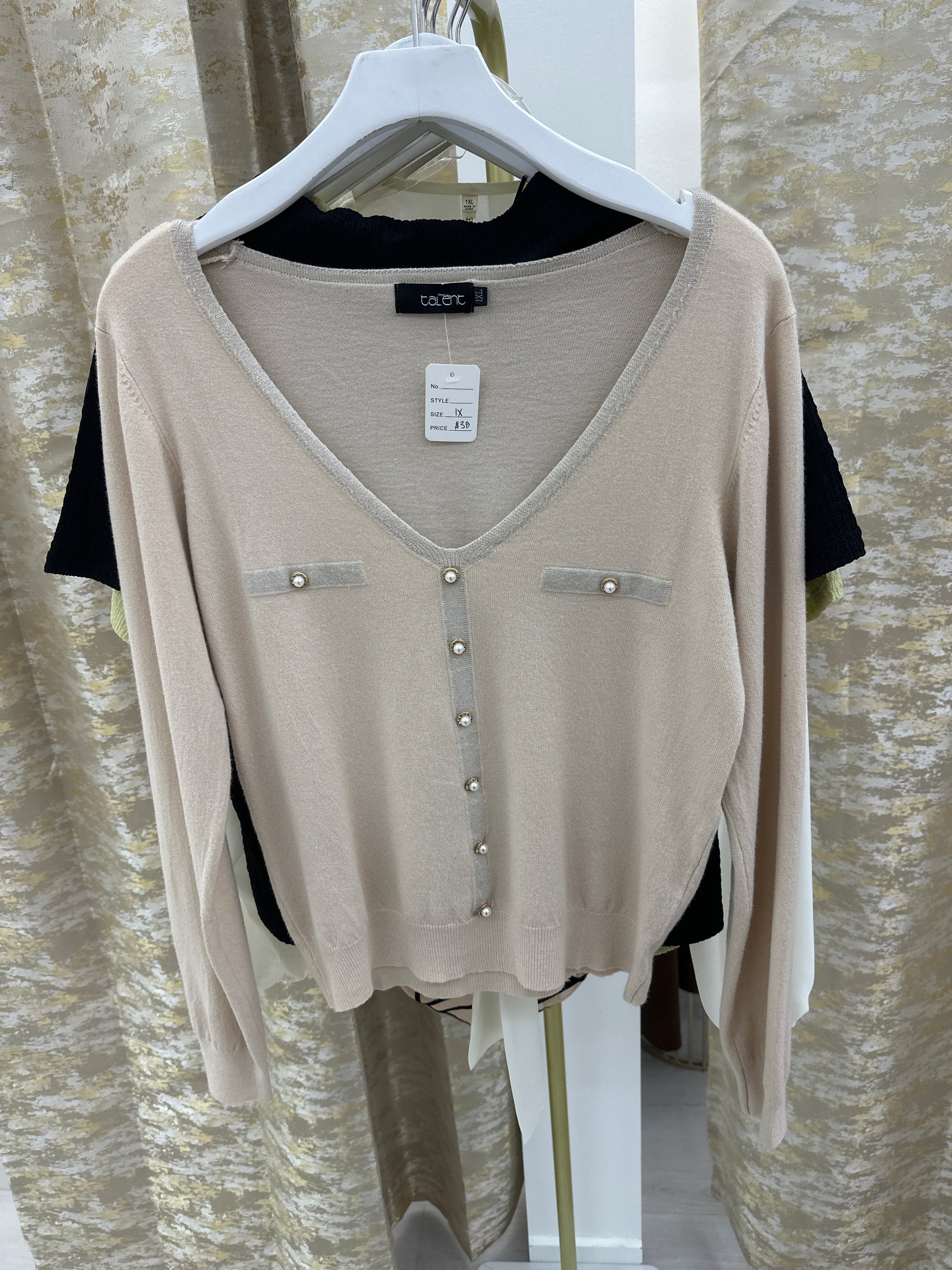 Faux button stretchy sweater (2 colors)