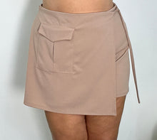 Load image into Gallery viewer, Beige Skort (3x)
