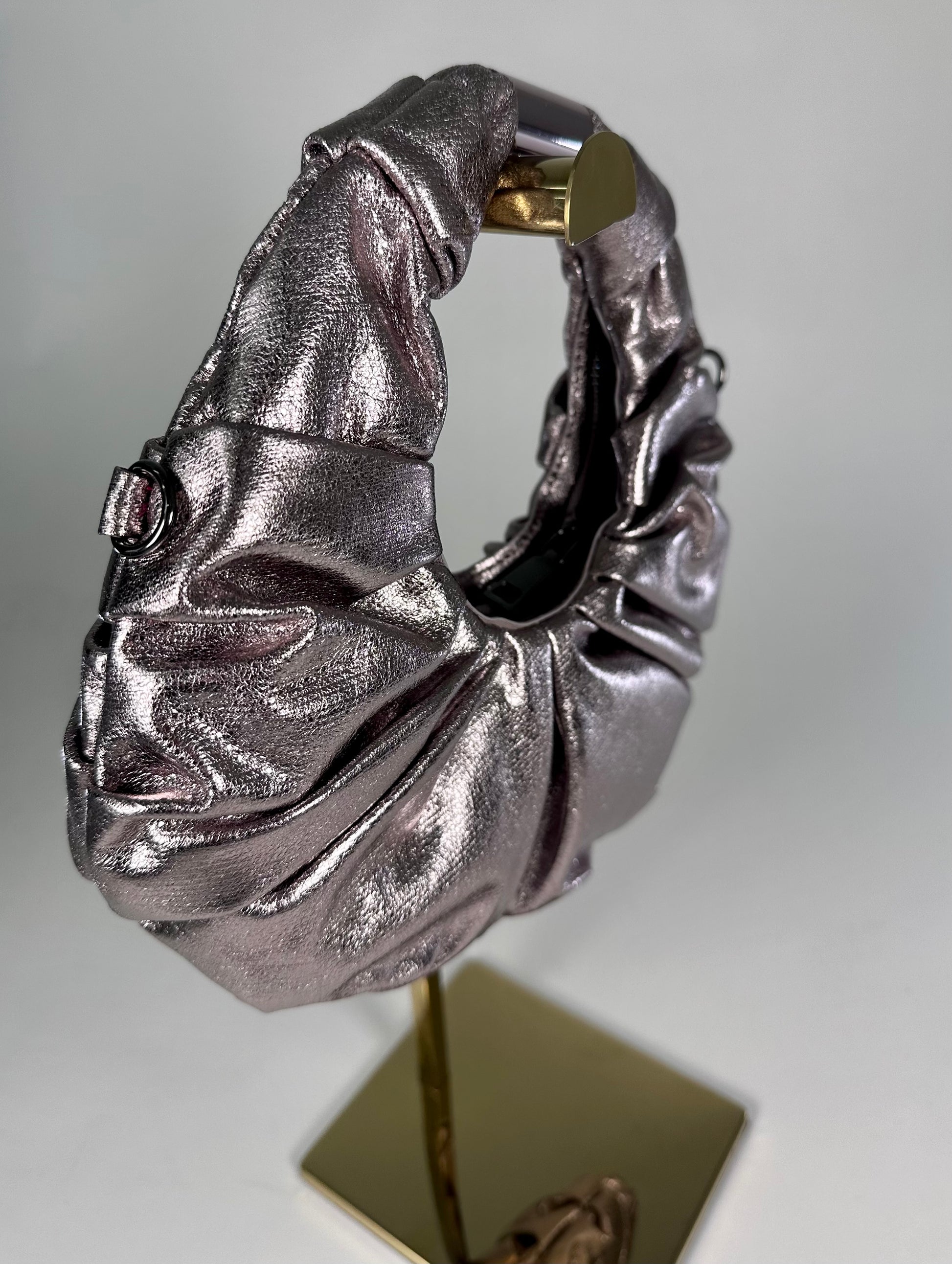 ‘Maddy’ Metallic Round Crescent Bag (2 colors)