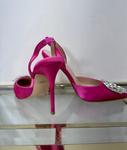 Load image into Gallery viewer, Bright Pink Crystal O Heels
