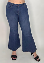 Load image into Gallery viewer, ‘Encore High Rise Flare Jeans
