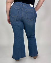 Load image into Gallery viewer, ‘Encore High Rise Flare Jeans
