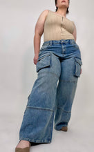 Load image into Gallery viewer, ‘Cello Wide Leg Cargo Jeans
