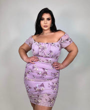 Load image into Gallery viewer, &#39;Lilly&#39; Lilac Floral Ruched Dress
